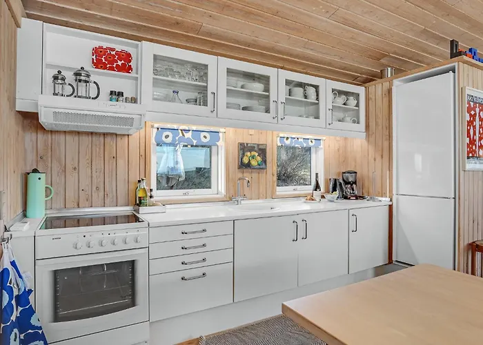 3 Bedroom Lovely In Feriehus *